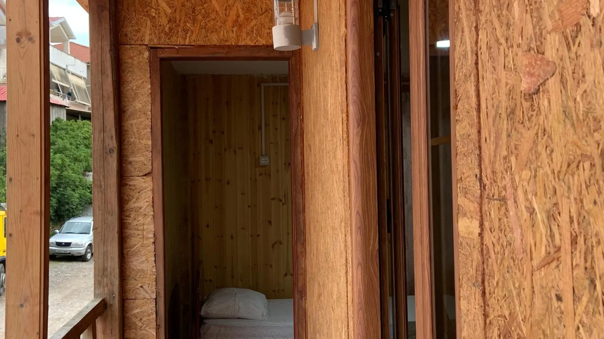 Cabin 9 Librazhet